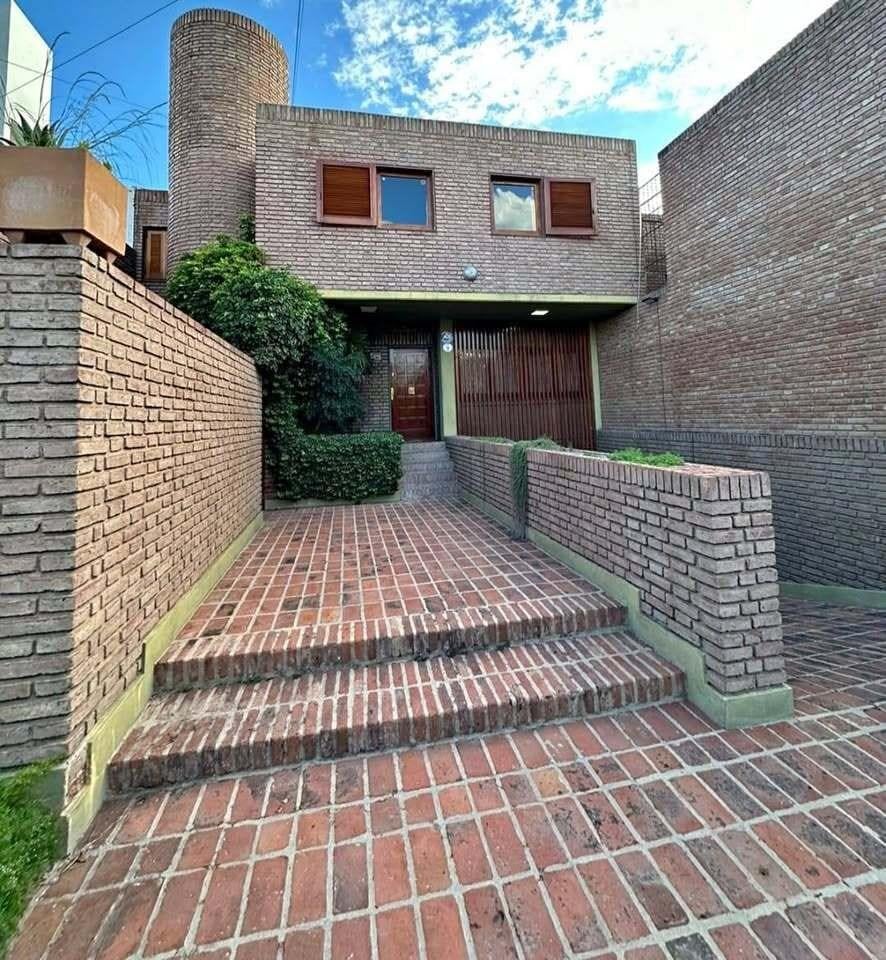 Propiedad en Mendoza - Godoy Cruz - Casa en Venta en Villa Cabrera, Mendoza